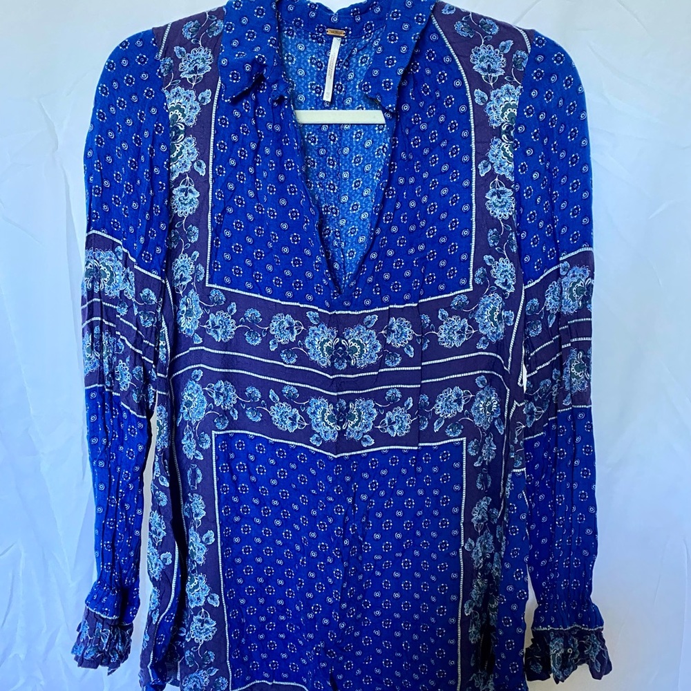 Free People XS Women’s Tunic Shirt with Collar and Ruffle Sleeves